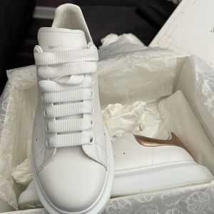 Alexander McQUEEN’s